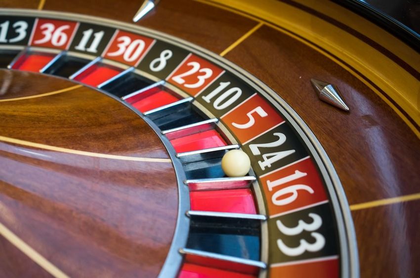 Guide complet pour allier machines à sous solo et jeux multijoueurs dans le meilleur casino en ligne